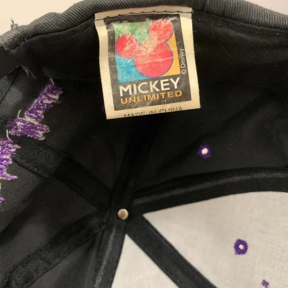 1990's vintage classic Mickey Mouse black and purple‎ snapback hat